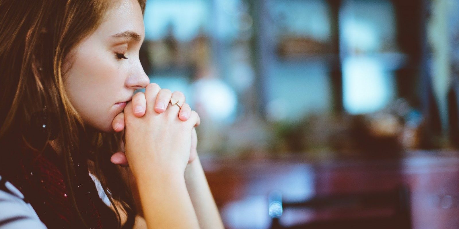 woman praying
